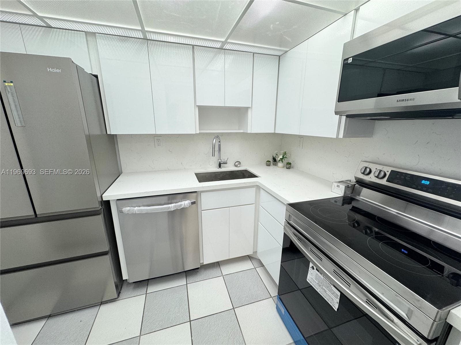 2899 Collins Ave # 740, Miami Beach FL 33140 photo 2