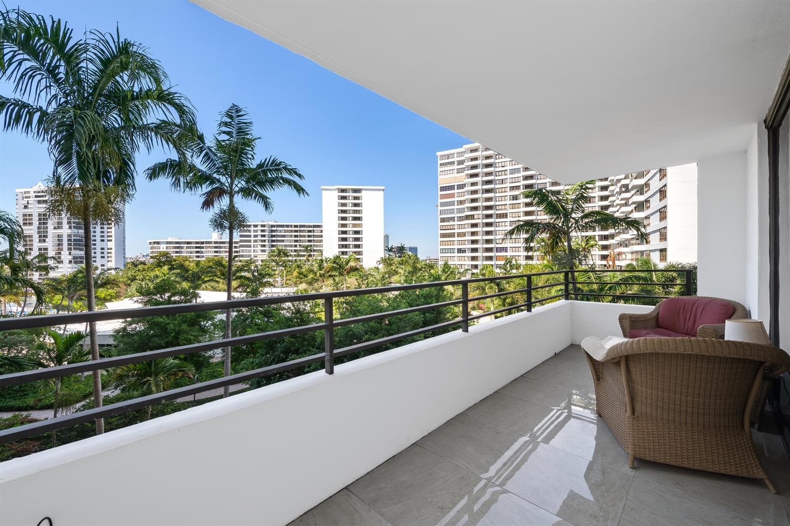 2500 Parkview Drive # 615, Hallandale Beach FL 33009 photo 2