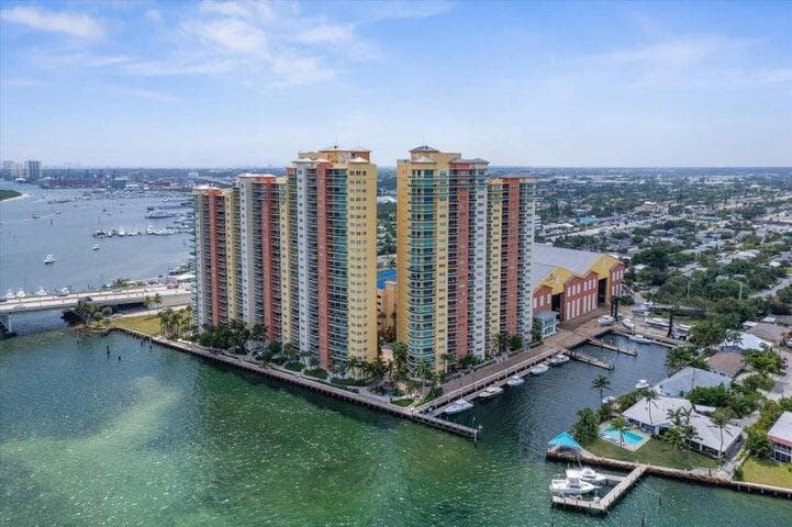 2650 Lake Shore Drive # 1004, Riviera Beach FL 33404 photo 2