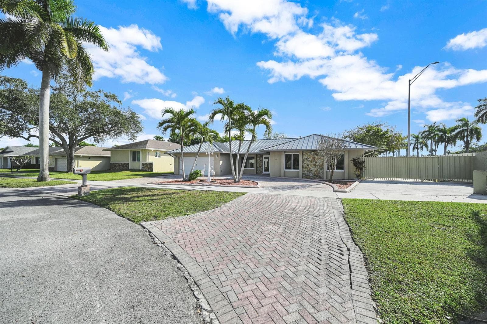 10321 SW 116th Avenue, Miami FL 33176 photo 3