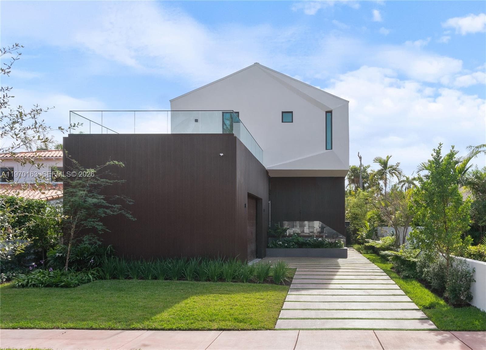 536 W 51st St, Miami Beach FL 33140