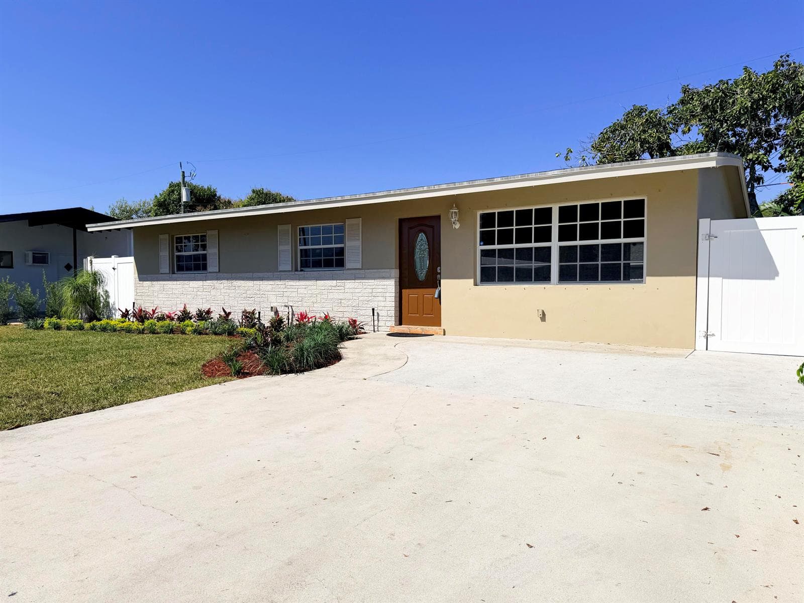 63 Andros Road, Palm Springs FL 33461 photo 2