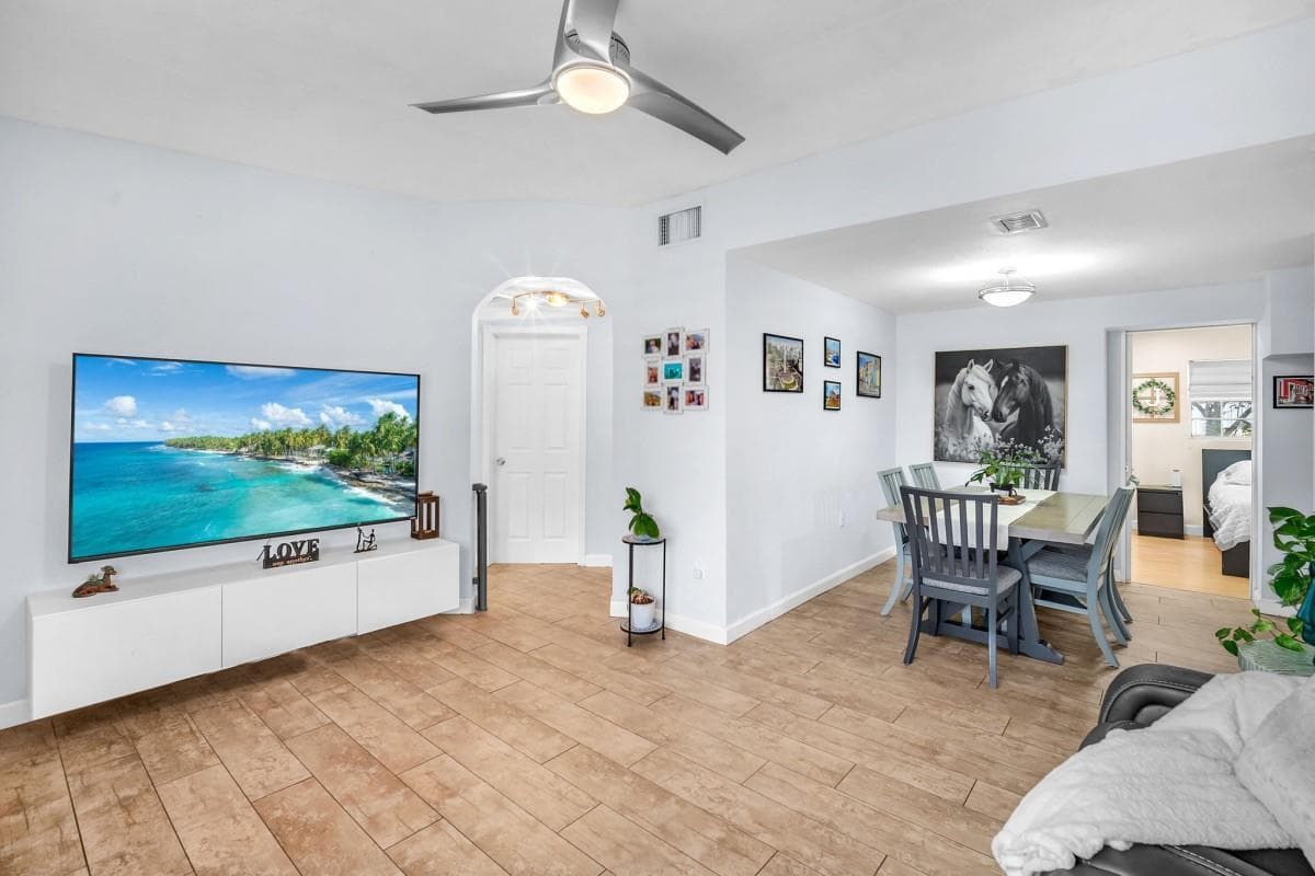 404 S 62nd Terrace, Hollywood FL 33023 photo 2