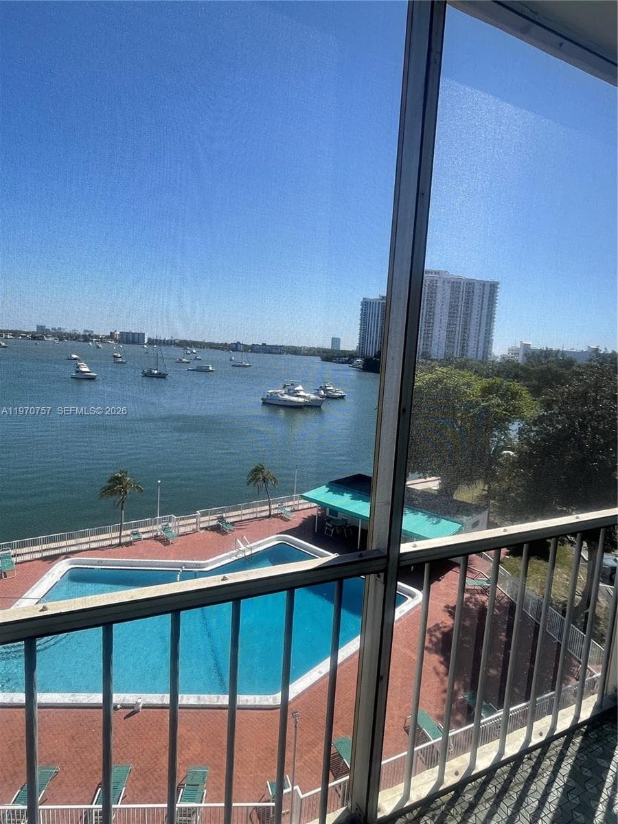 2910 Point East Dr # M511, Aventura FL 33160 photo 2