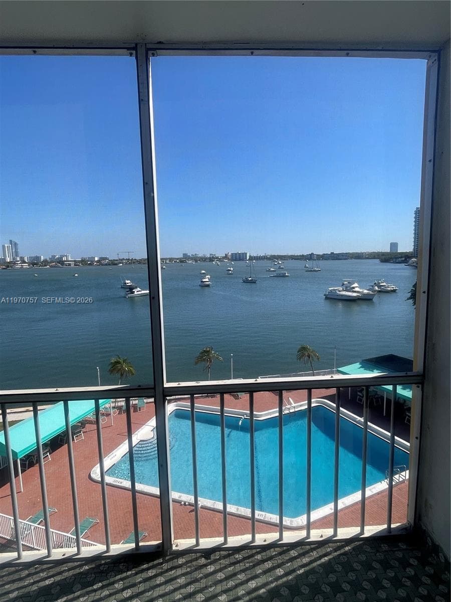 2910 Point East Dr # M511, Aventura FL 33160 photo 3