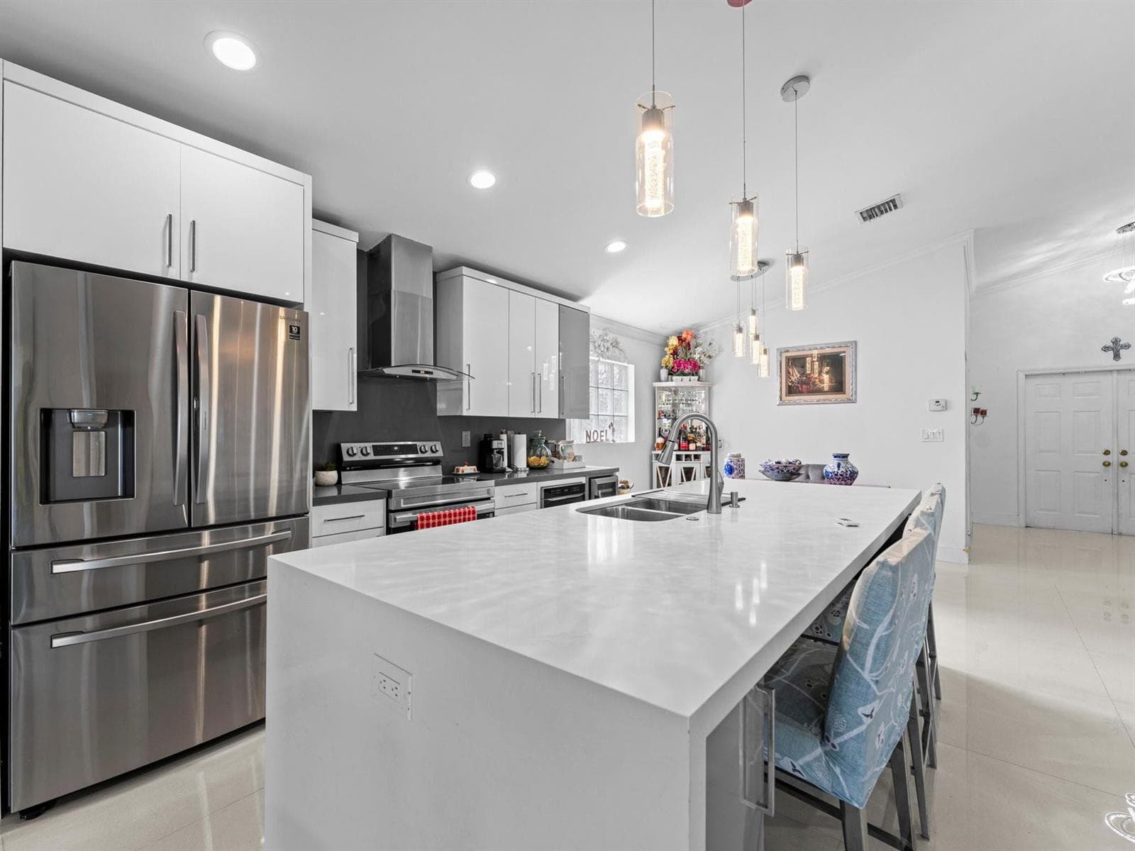 181 SW 203rd Avenue, Pembroke Pines FL 33029 photo 2