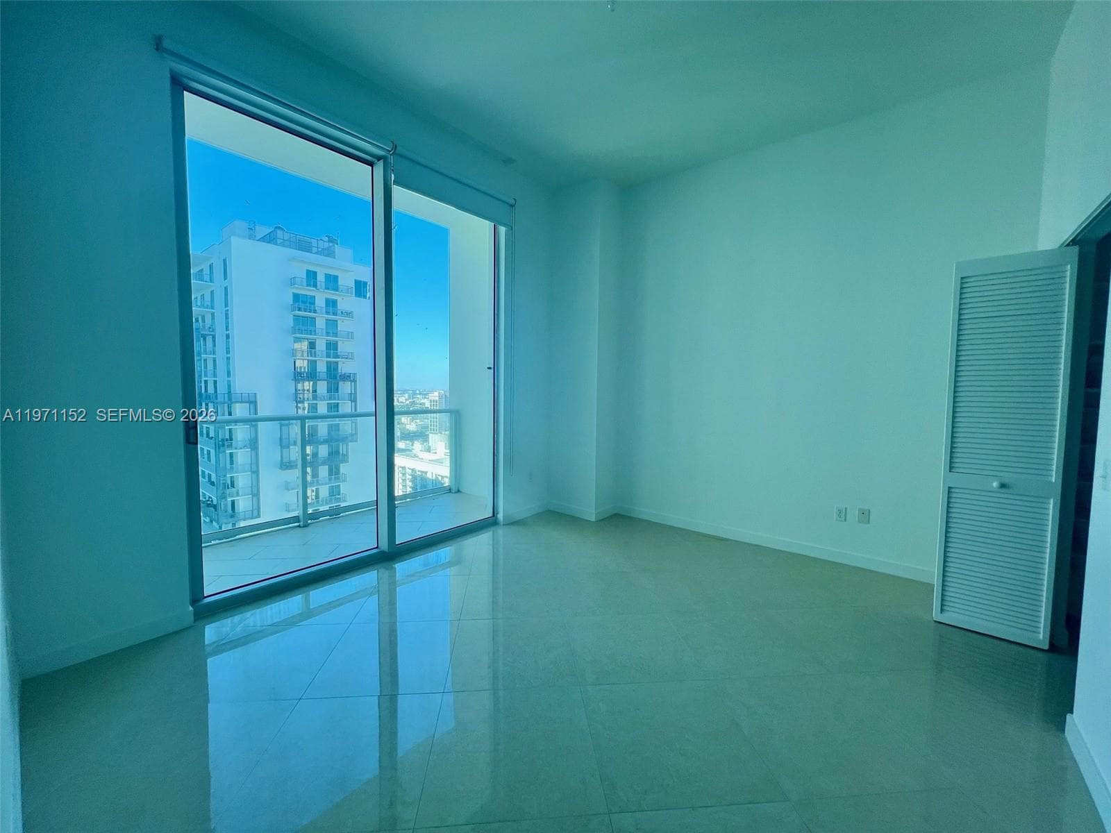300 S Biscayne Blvd # 3907, Miami FL 33131 photo 5