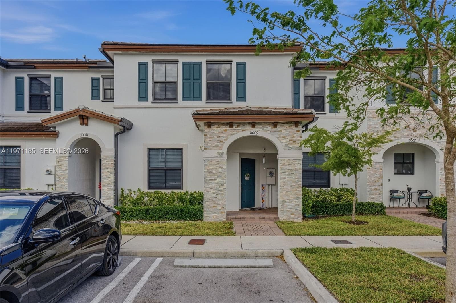 10009 SW 228th Ter, Miami FL 33190 photo 2