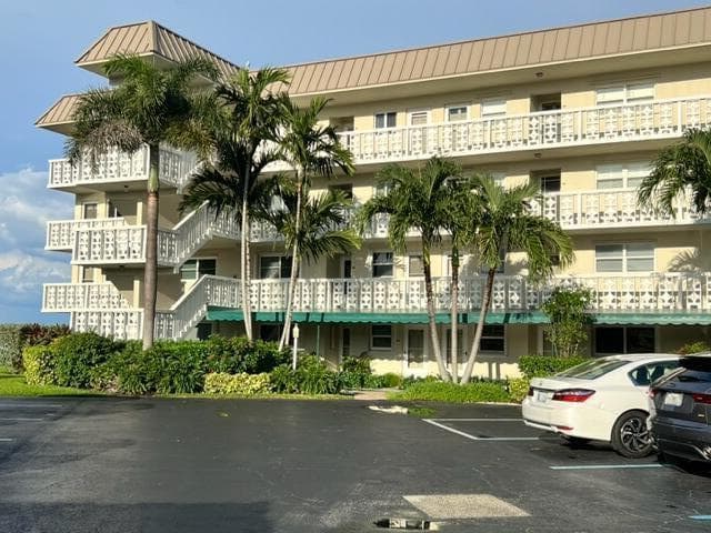 52 Yacht Club Drive # 308, North Palm Beach FL 33408 photo 4