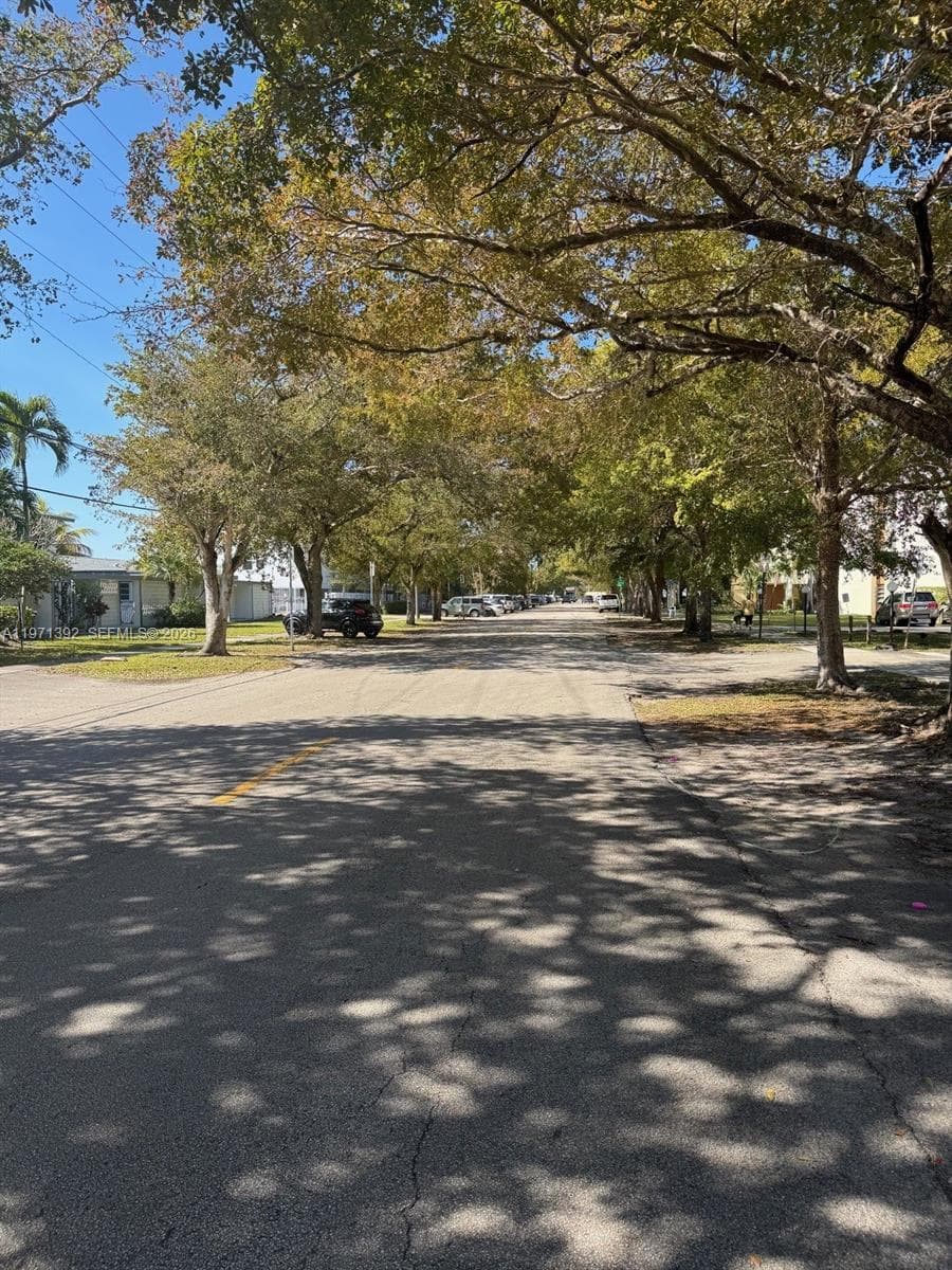 1301 NE 191st St # F405, Miami FL 33179 photo 4