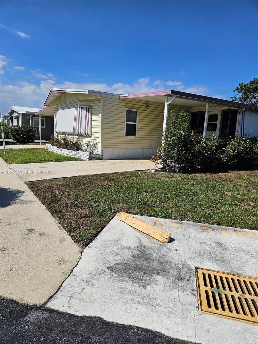 109 NW 51st St, Deerfield Beach, FL 33064 photo 2