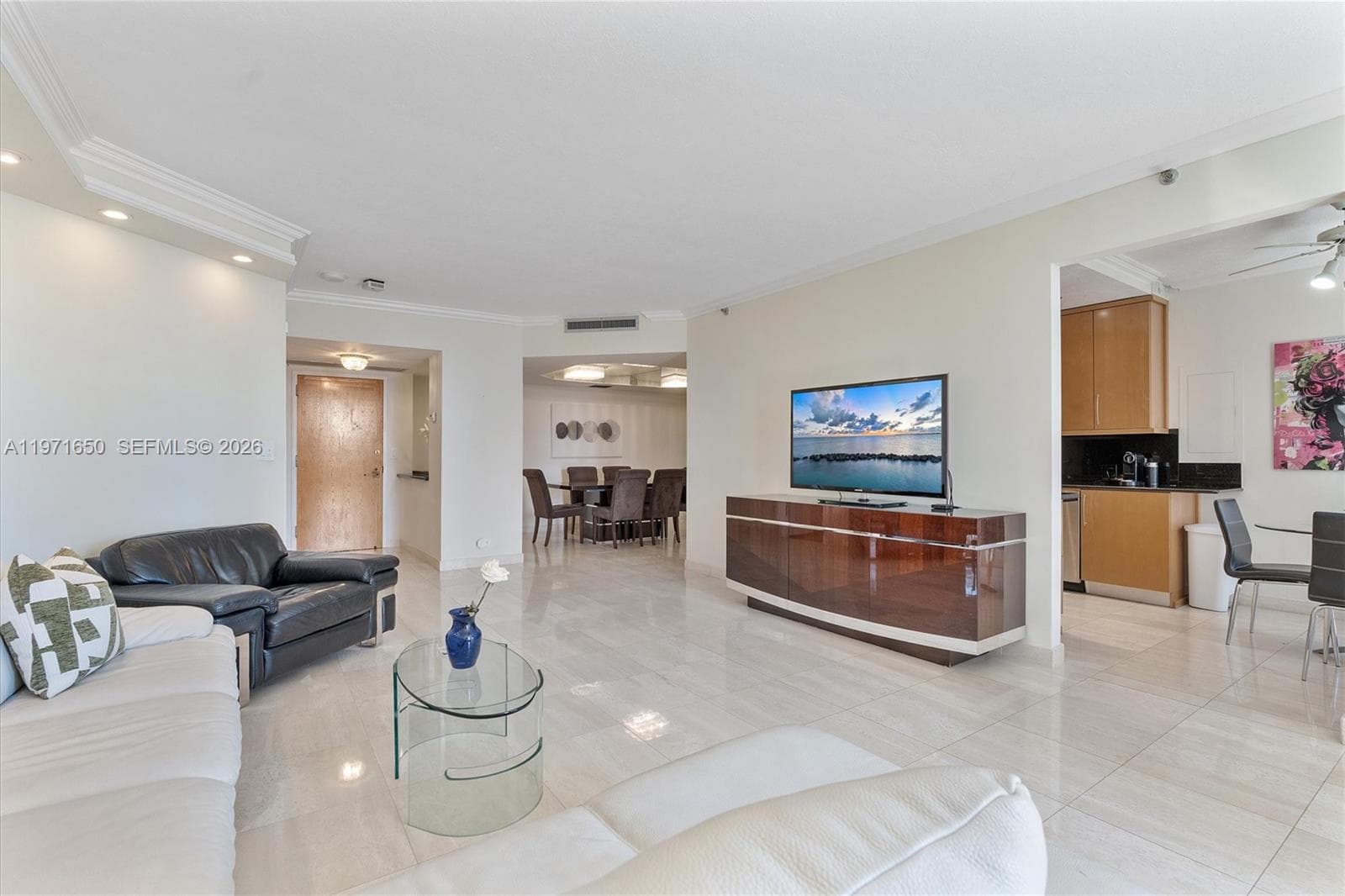 20191 E Country Club Dr # 510, Aventura FL 33180 photo 5