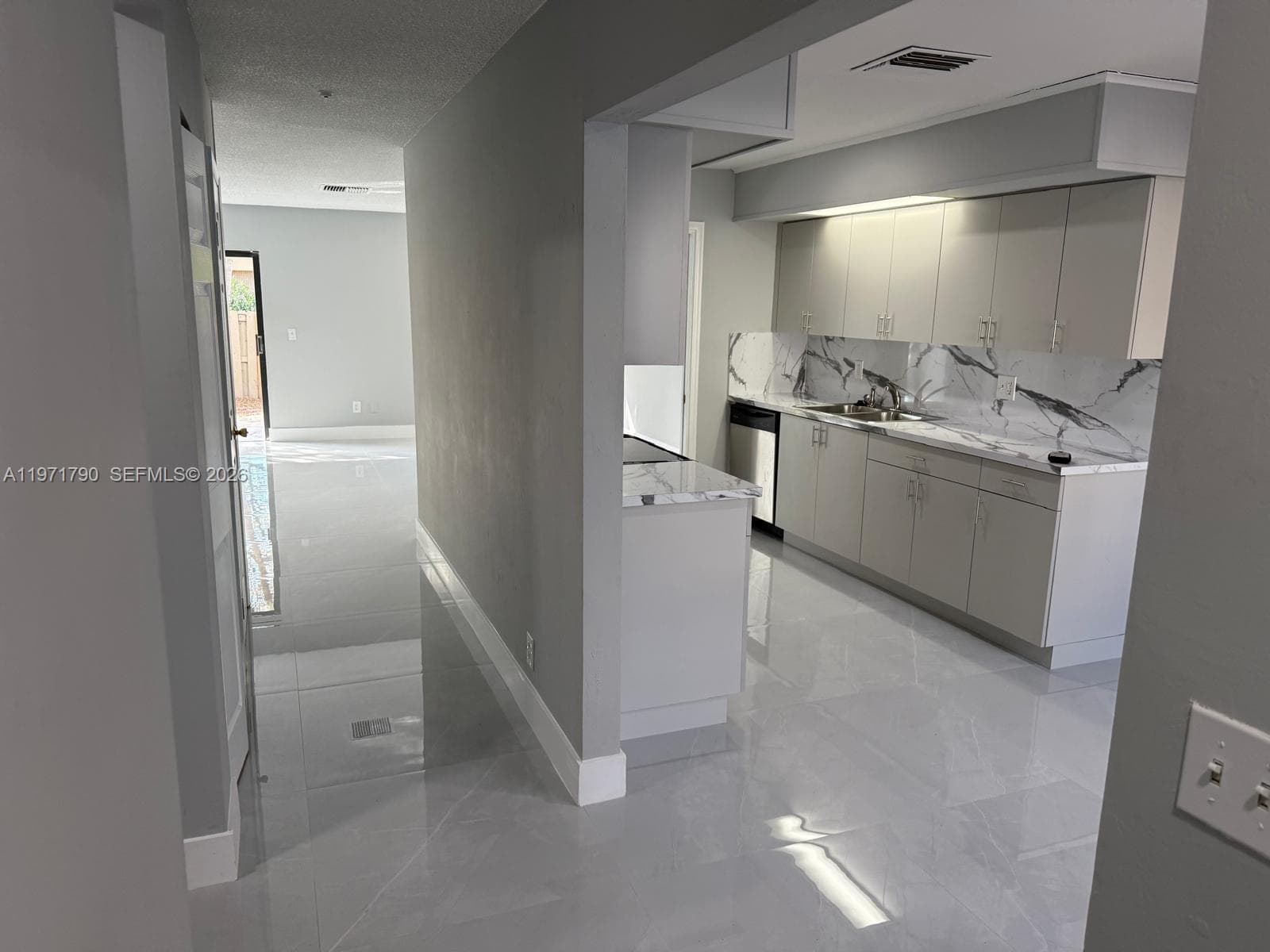 2700 N 34th Ave # I, Hollywood FL 33021 photo 3