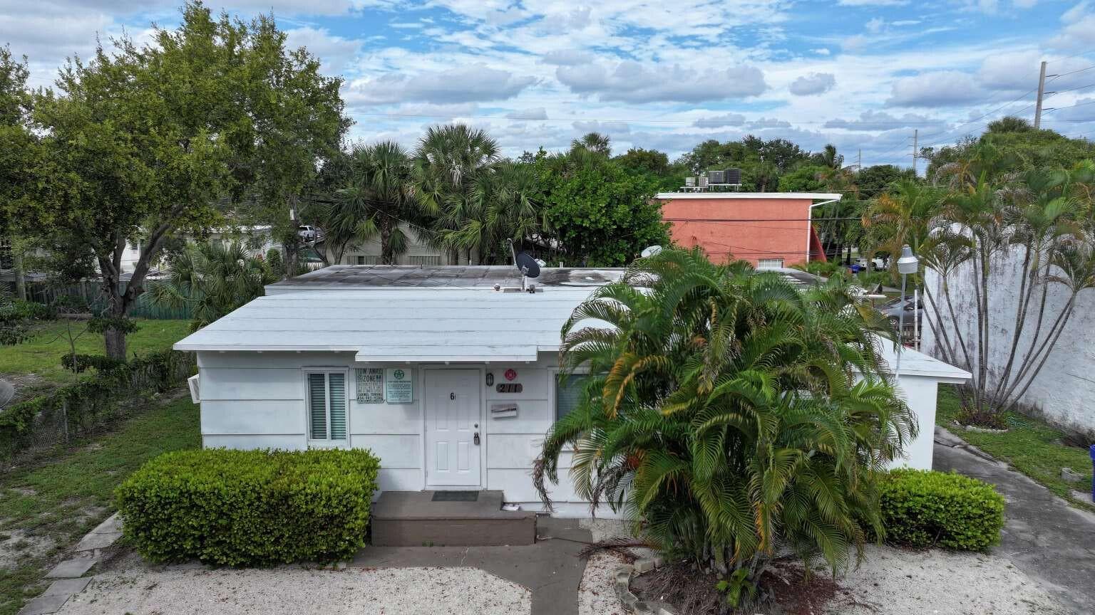211 SW 2nd Court, Pompano Beach FL 33060 photo 3