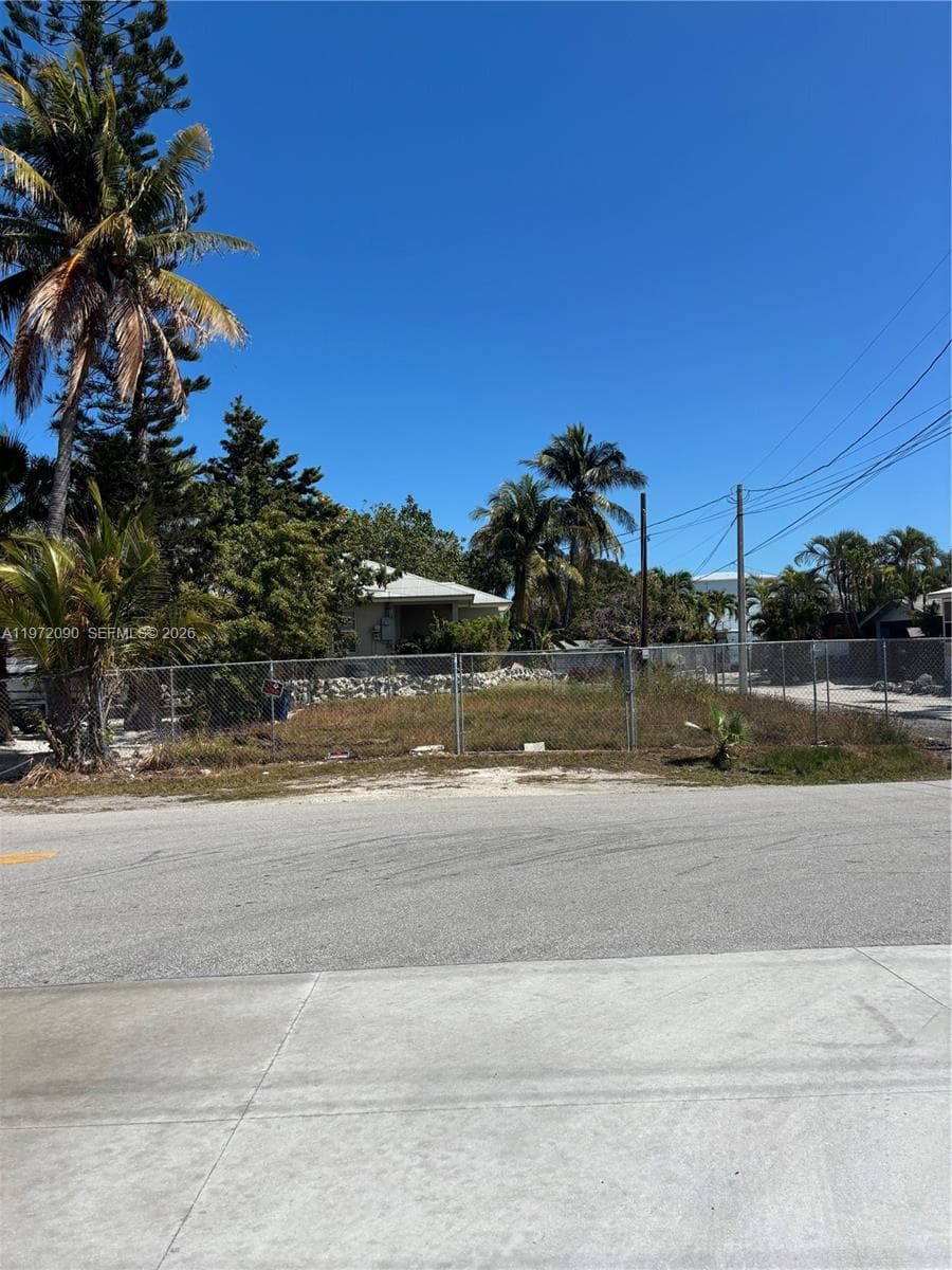 319 Tuskegee Street, Marathon FL 33050 photo 4