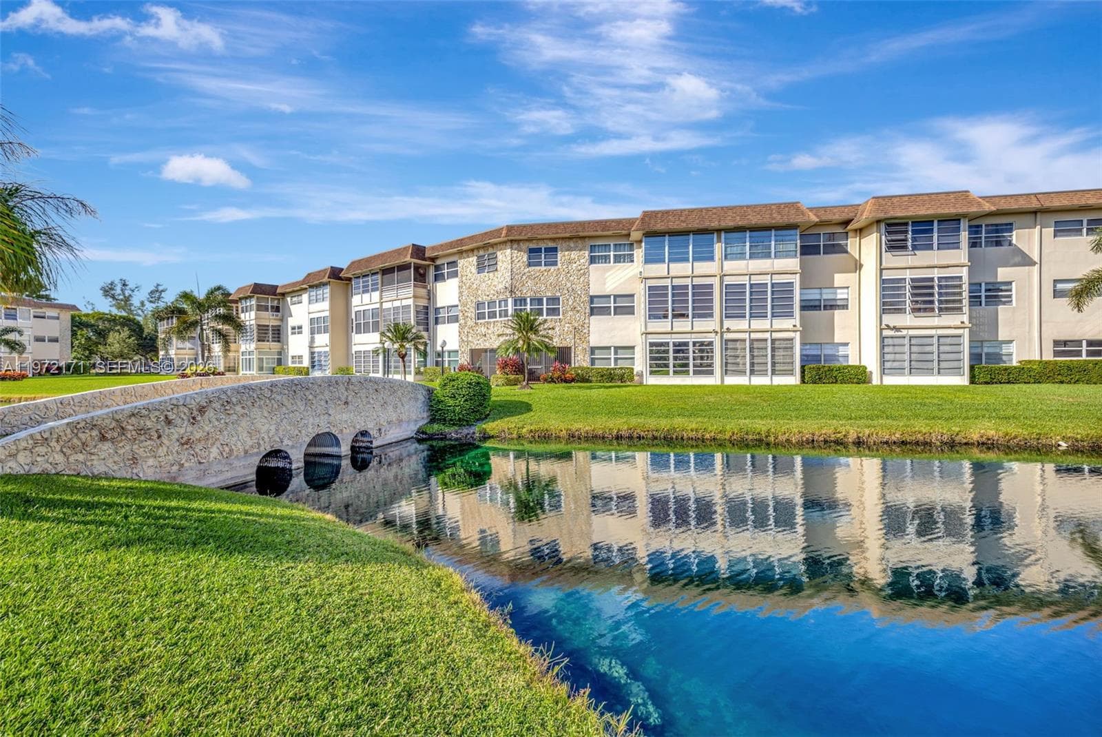 4801 NW 34th St # 602, Lauderdale Lakes FL 33319