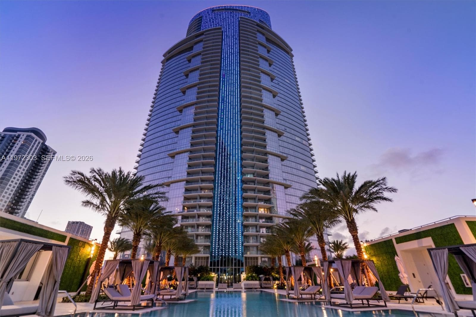851 NE 1st Ave # 1712, Miami FL 33132 photo 2