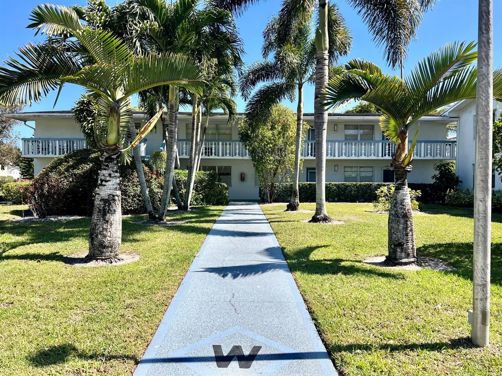 635 Durham W, Deerfield Beach FL 33442 photo 2