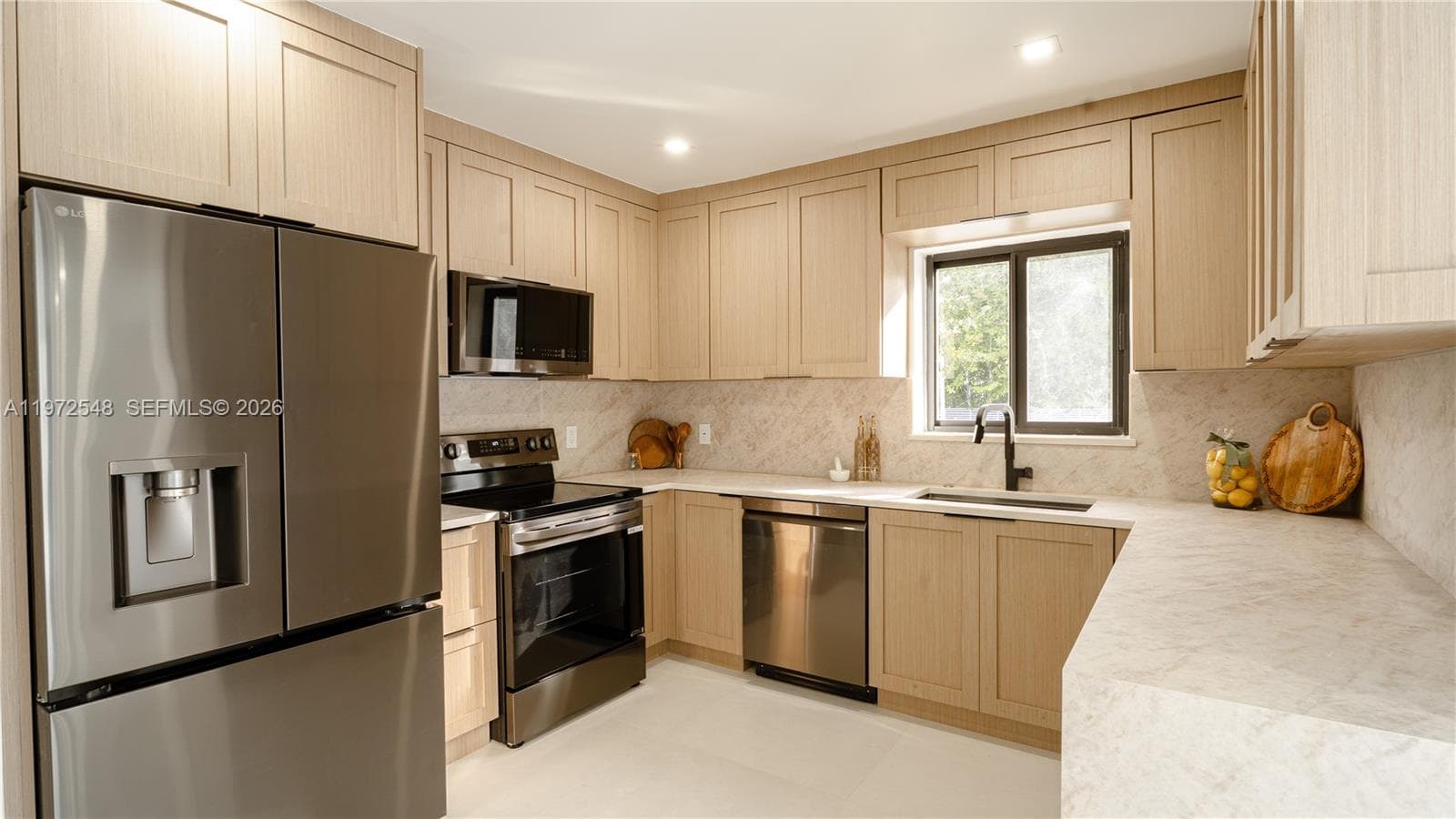 1221 Biarritz Dr, Miami Beach FL 33141 photo 2