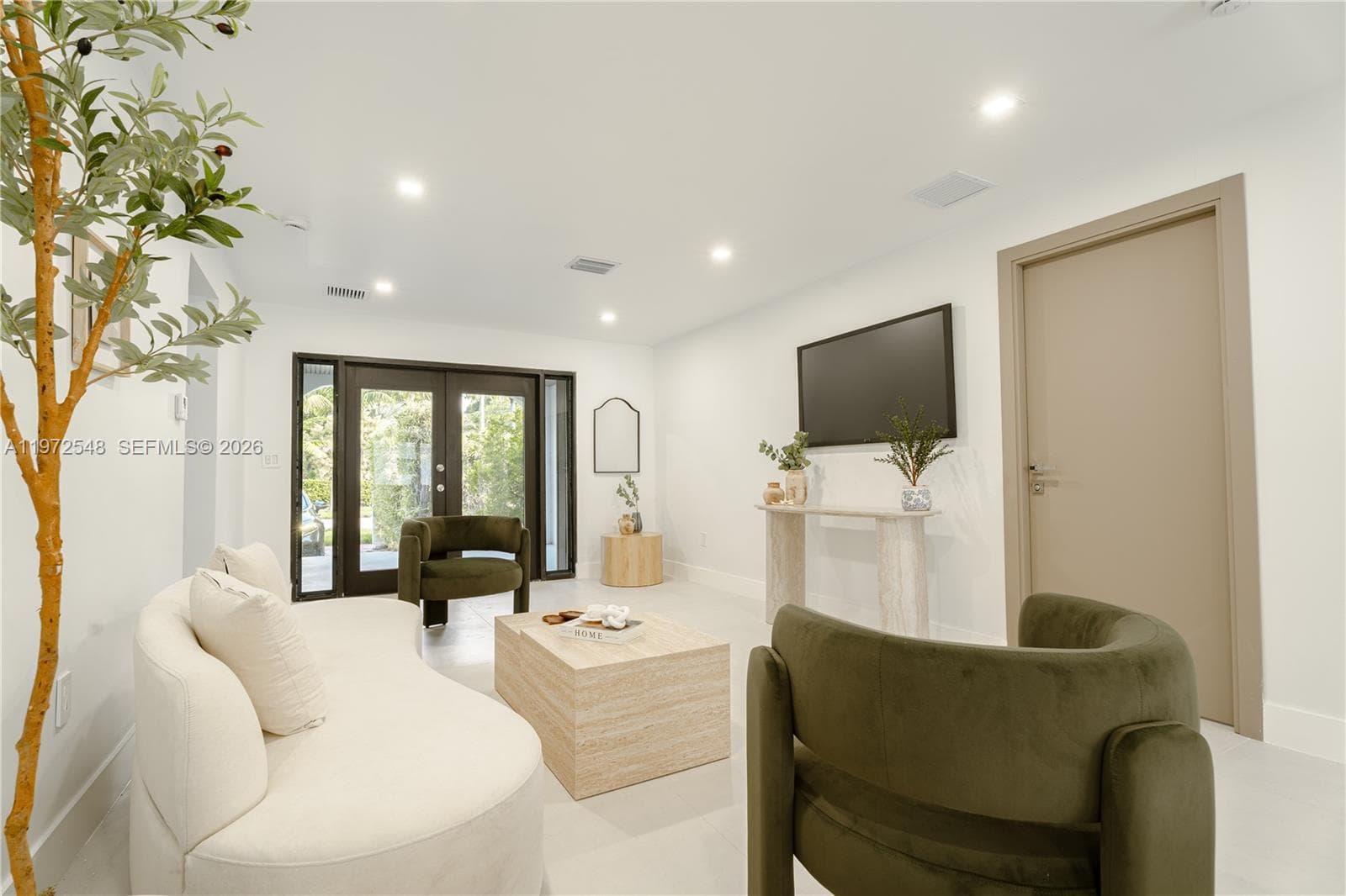 1221 Biarritz Dr, Miami Beach FL 33141 photo 4