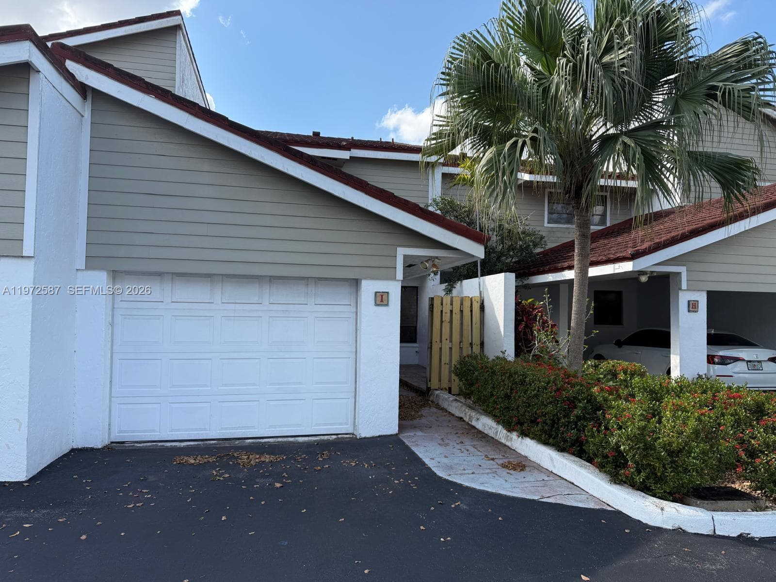 2700 N 34th Ave # I, Hollywood FL 33021