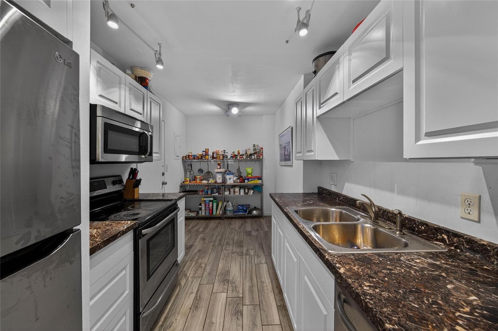 4400 Hillcrest Drive # 704, Hollywood FL 33021 photo 2