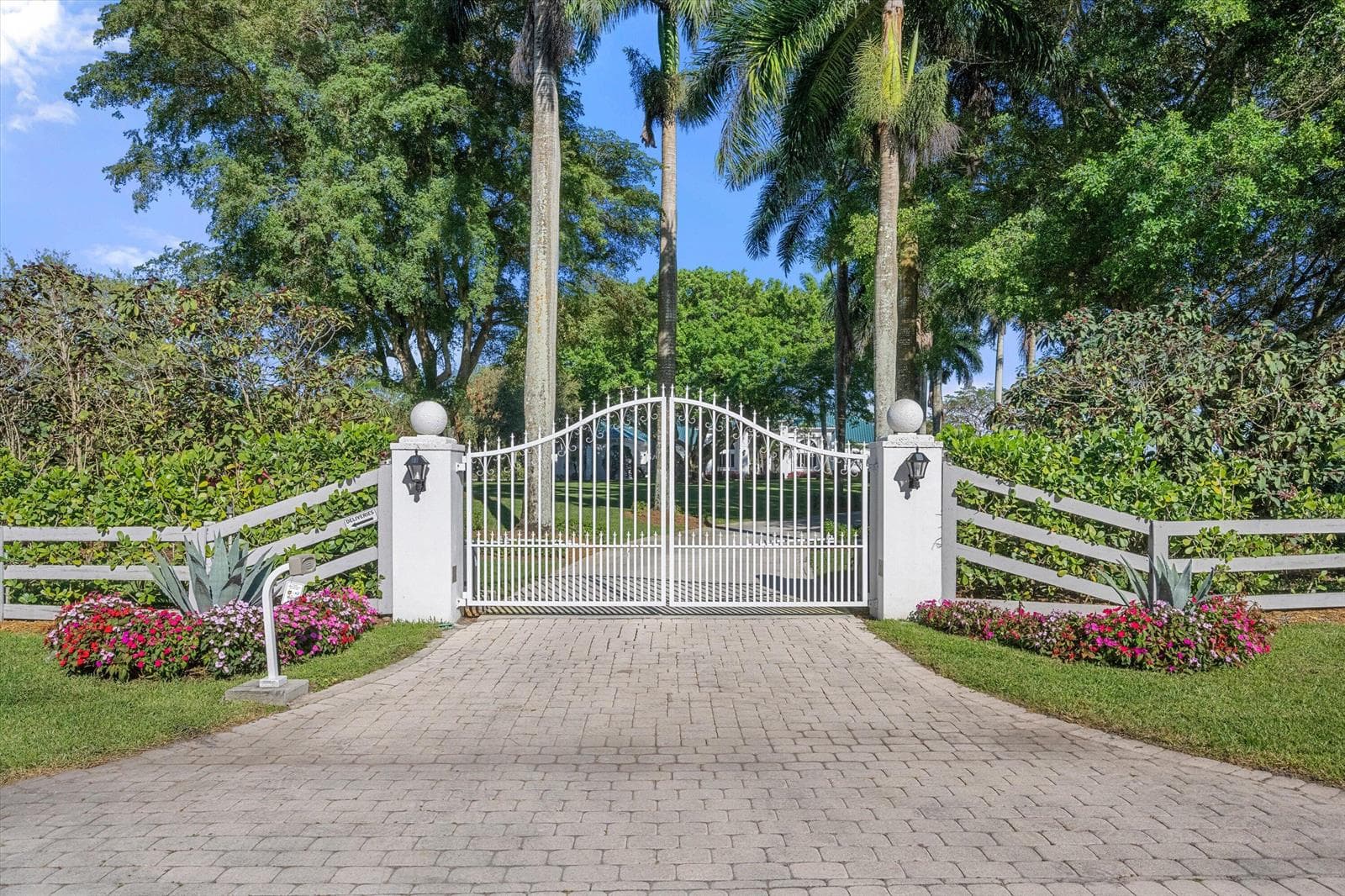 3220 Santa Barbara Drive, Wellington FL 33414 photo 2