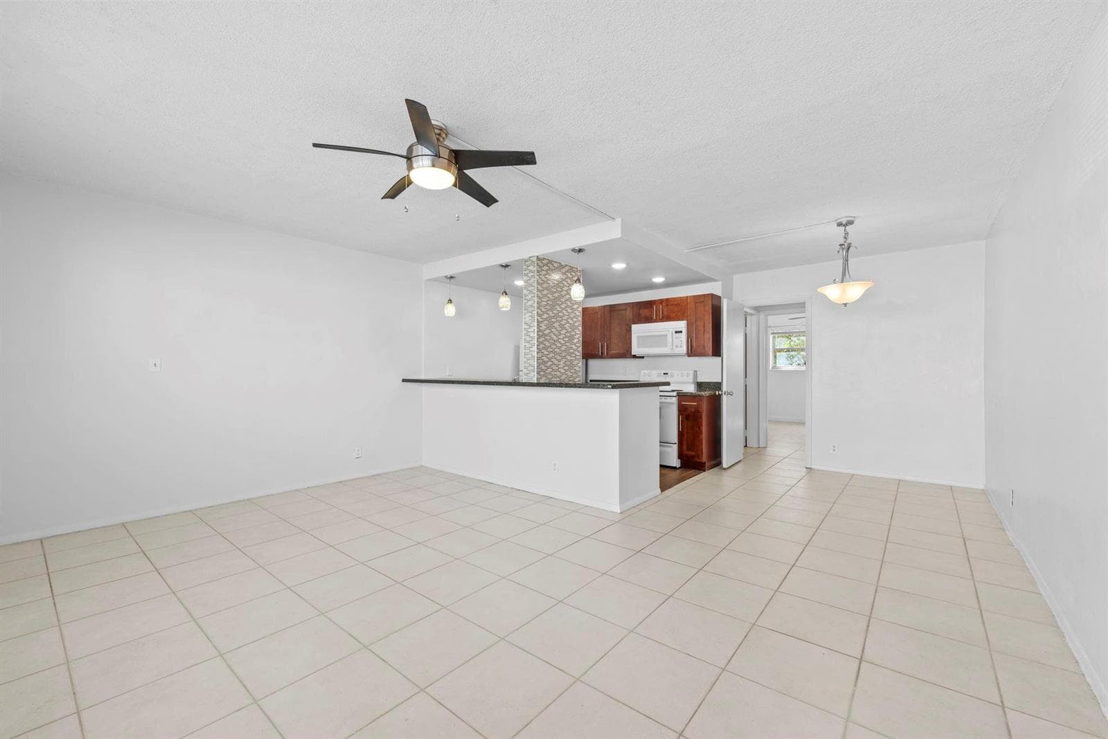 625 Antioch Avenue # 104, Fort Lauderdale FL 33304 photo 2