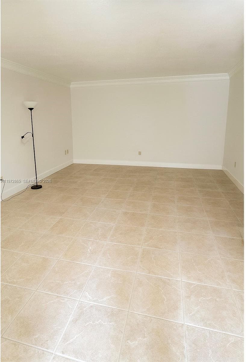 800 NE 199th St # 105D, Miami, FL 33179 photo 5