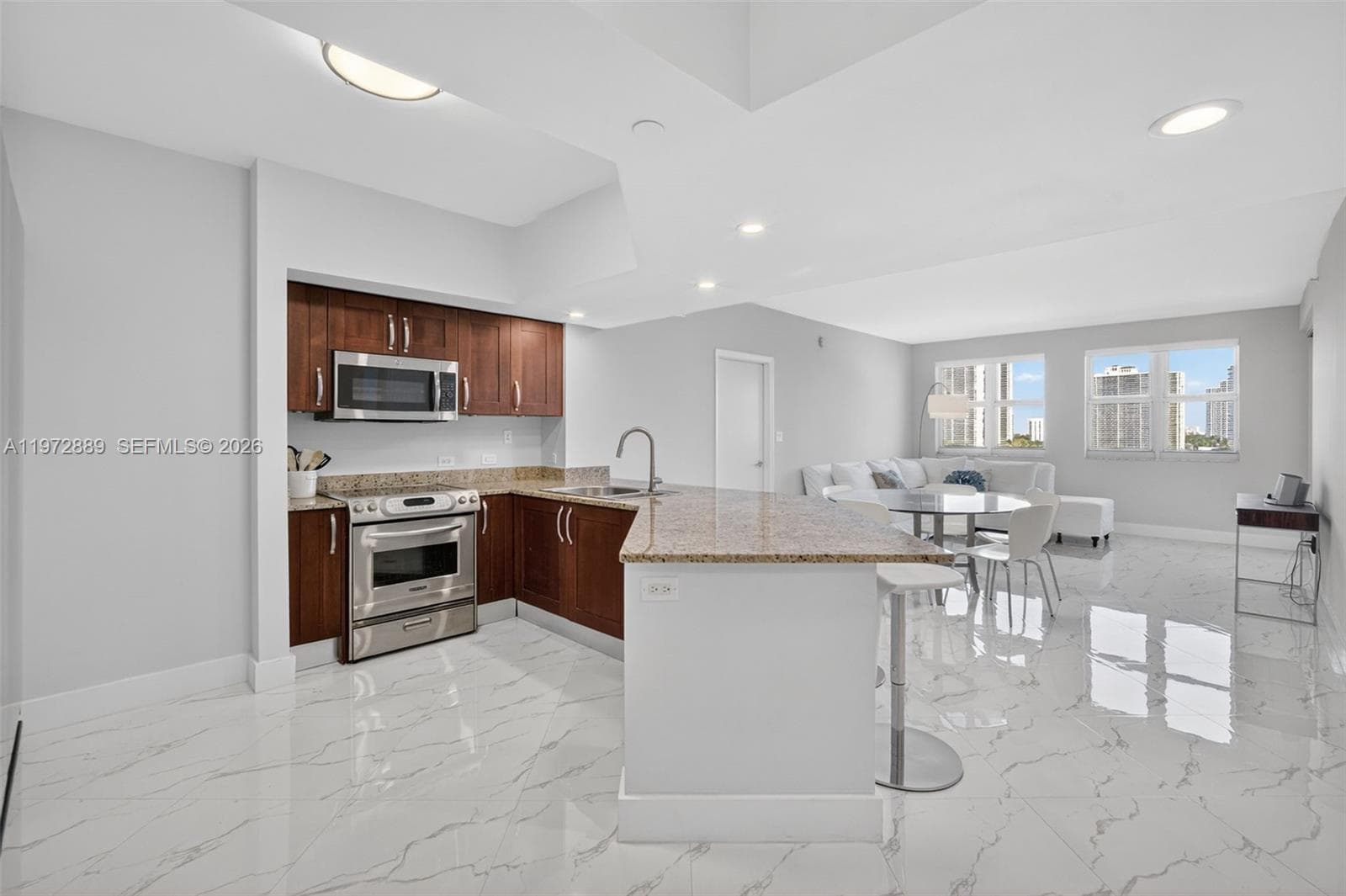 20000 E Country Club Dr # 714, Aventura FL 33180
