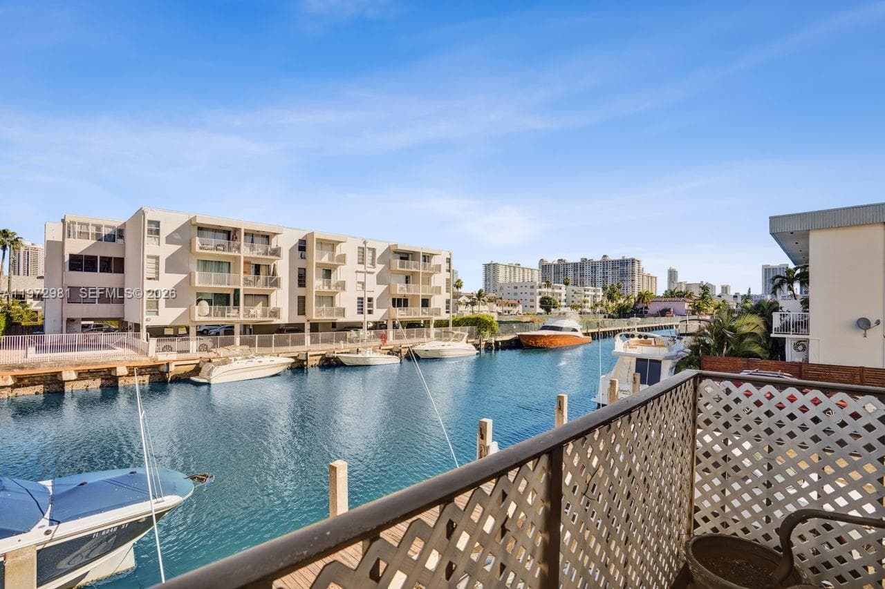 3665 NE 167th St # 208, North Miami Beach FL 33160
