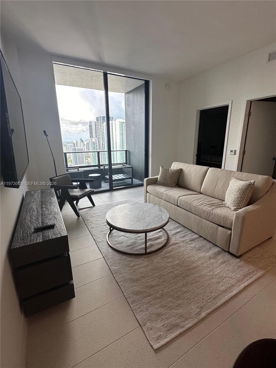 159 NE 6th St # 4811, Miami FL 33132