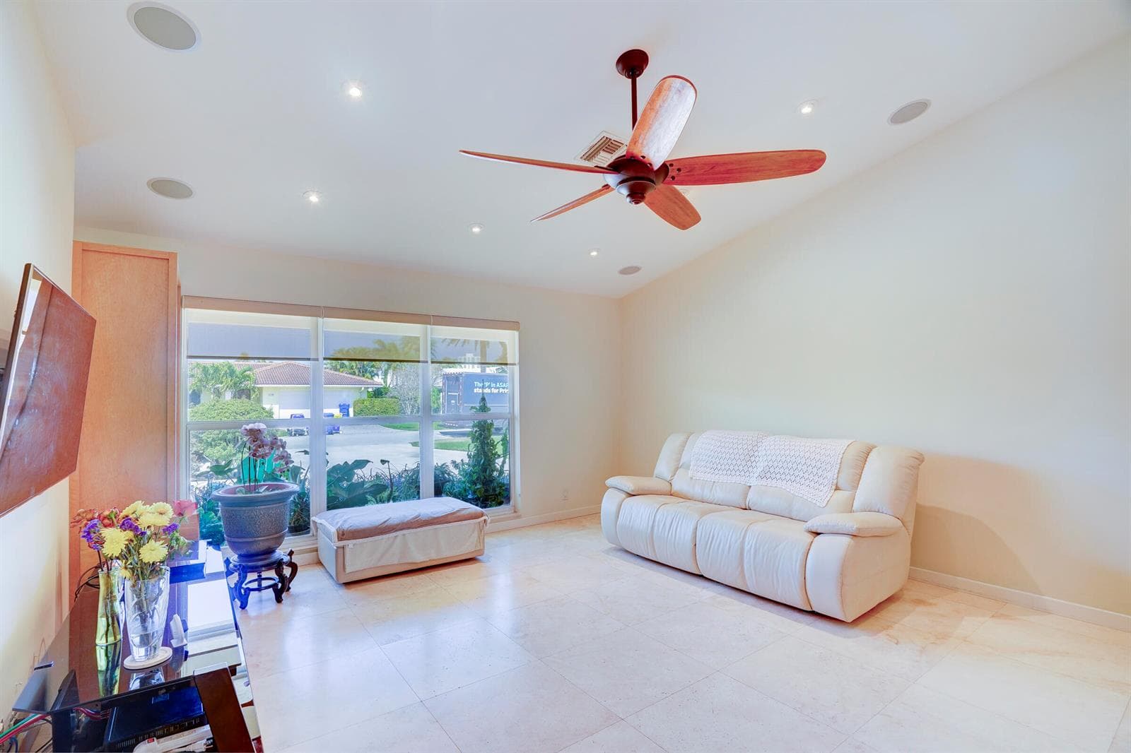 1191 Emerald Drive, Singer Island FL 33404 photo 4