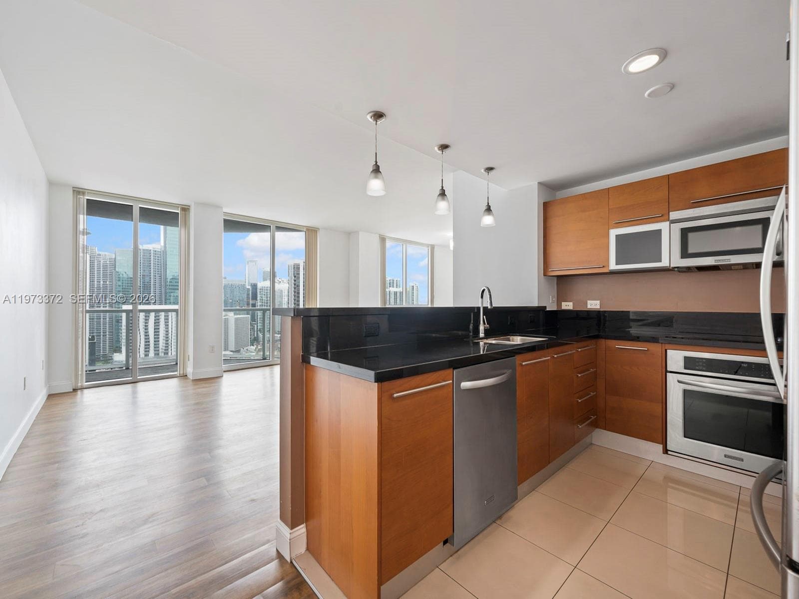 253 NE 2nd St # 3108, Miami FL 33132 photo 4