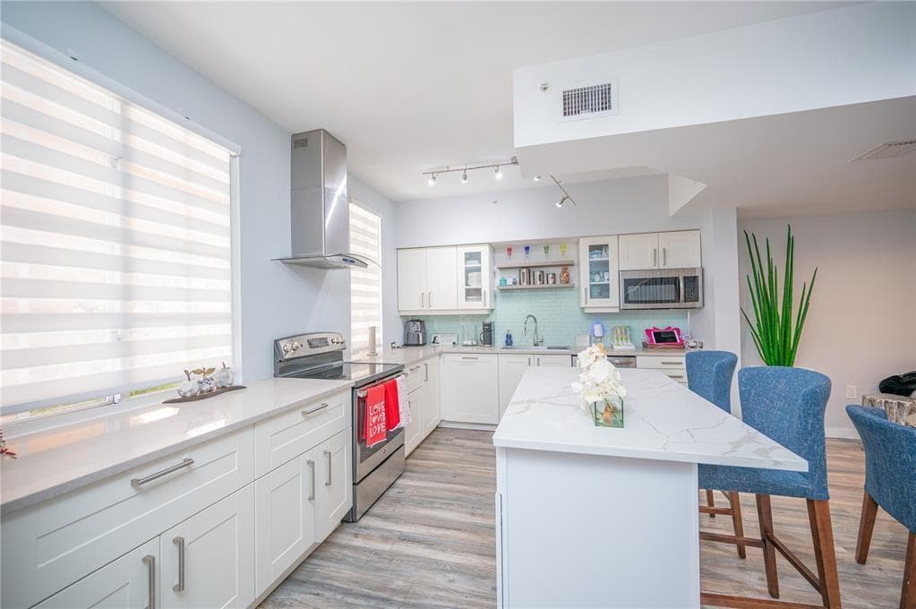 2841 NE 185th Street # 514, Miami FL 33180 photo 4