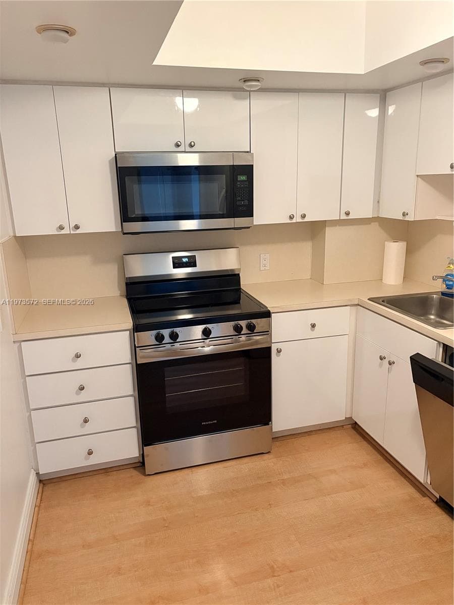 100 Bayview Dr # 217, Sunny Isles Beach FL 33160 photo 5