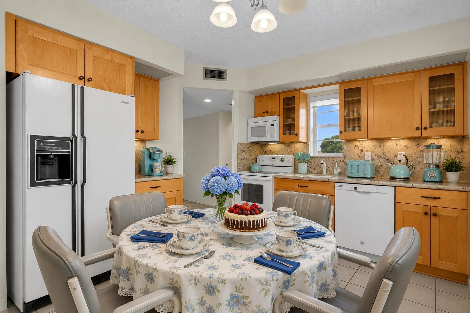 1605 Abaco Drive # M4, Coconut Creek FL 33066 photo 2