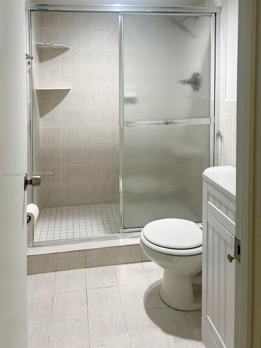 447 NE 195th St # 217, Miami FL 33179 photo 2