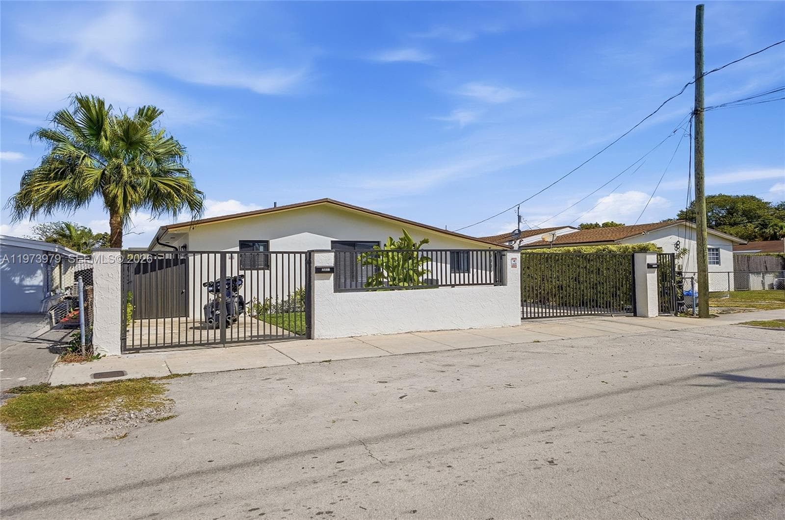 9007 SW 38th St, Miami FL 33165
