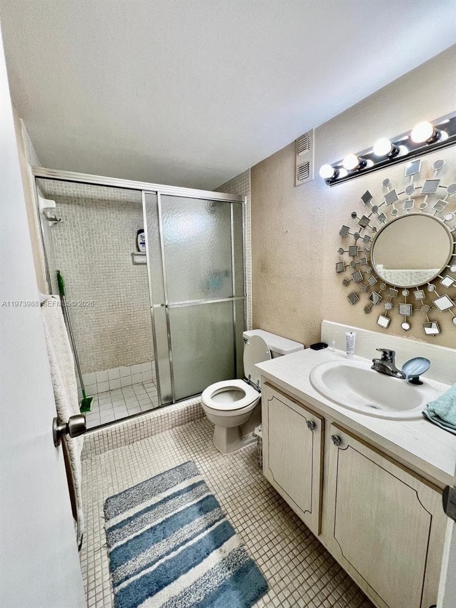 1700 NE 191st St # 508, Miami FL 33179 photo 4