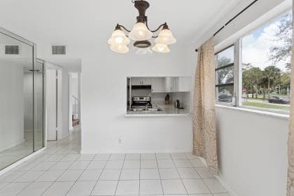 8027 Lagos De Campo Boulevard # A4, Tamarac FL 33321 photo 2