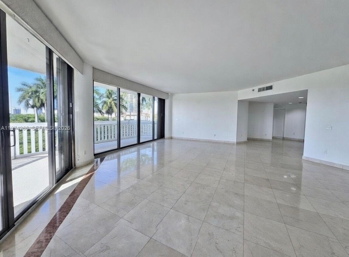 2000 Island Blvd # 606, Aventura FL 33160 photo 3