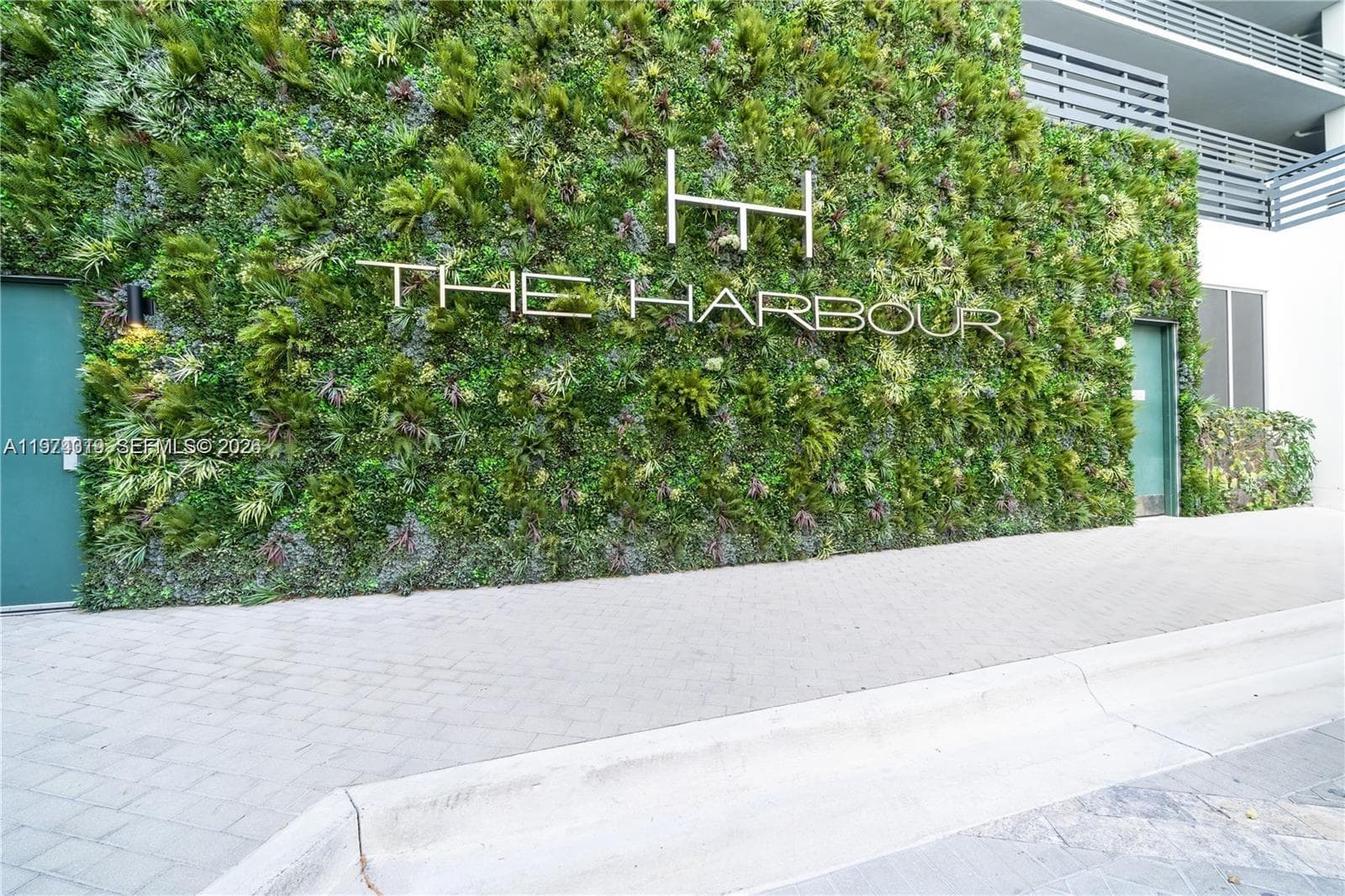 16385 Biscayne Blvd # 1120, North Miami Beach FL 33160