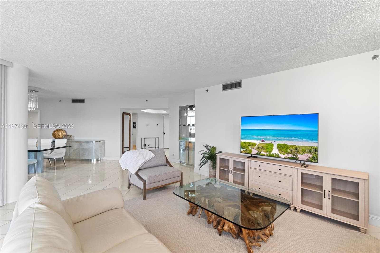 20191 E Country Club Dr # 407, Aventura FL 33180 photo 4