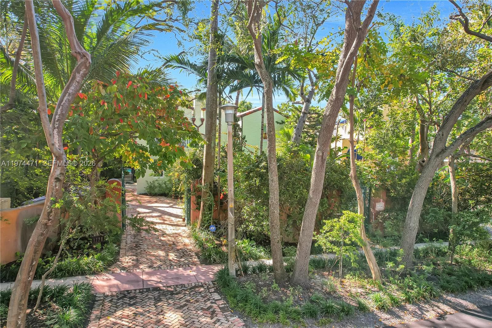 1720 Espanola Dr, Miami FL 33133 photo 3