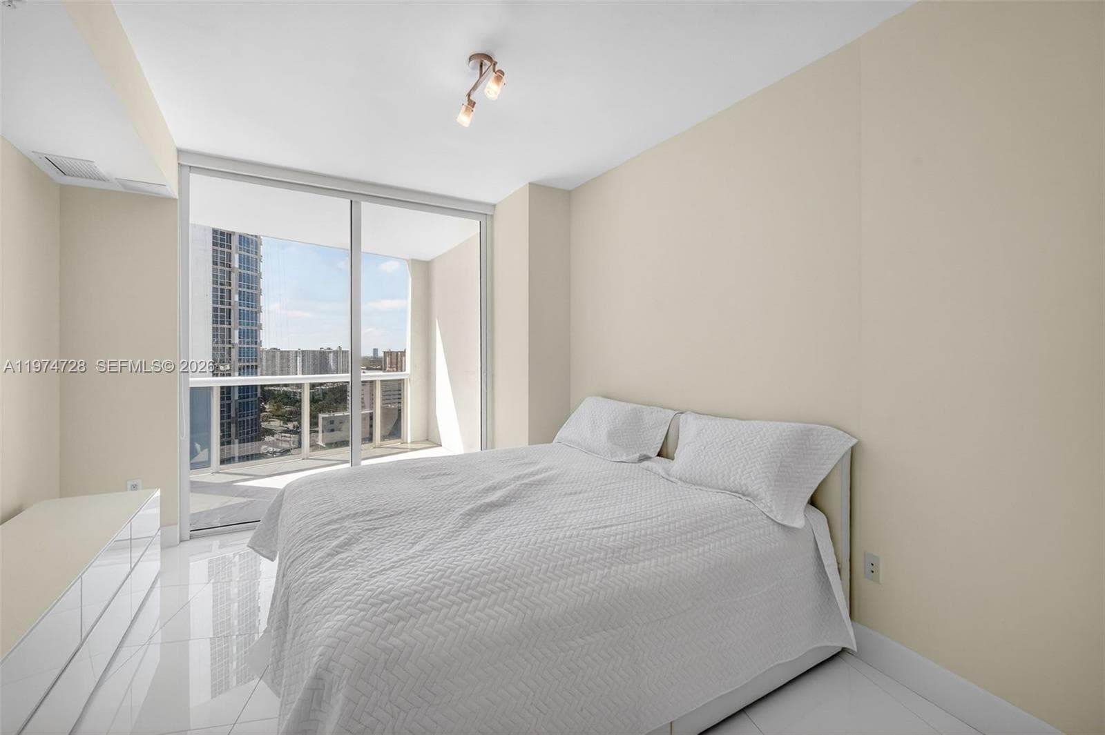 18201 Collins Ave # 2008, Sunny Isles Beach FL 33160 photo 4
