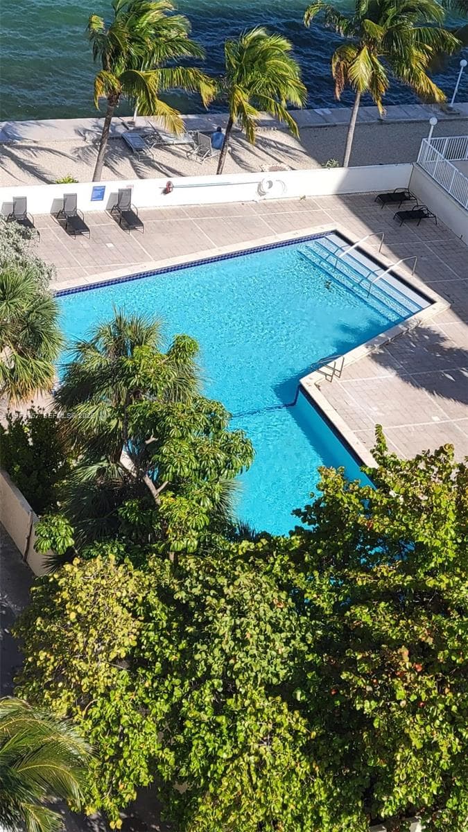7545 E Treasure Dr # 9I, North Bay Village FL 33141