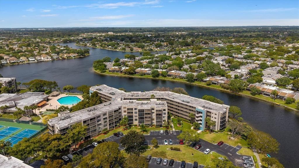 1001 Colony Point Circle # 417, Pembroke Pines FL 33026 photo 2