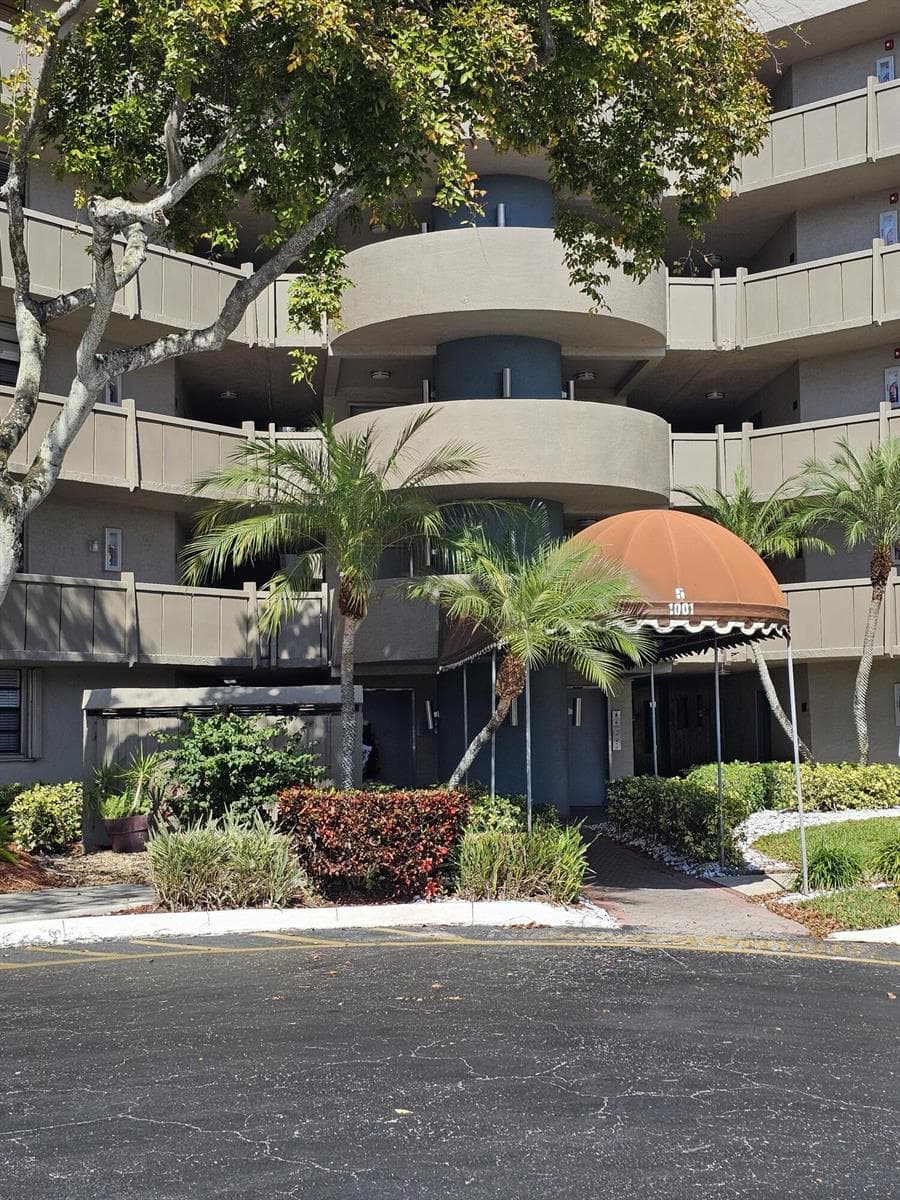 1001 Colony Point Circle # 417, Pembroke Pines FL 33026 photo 4