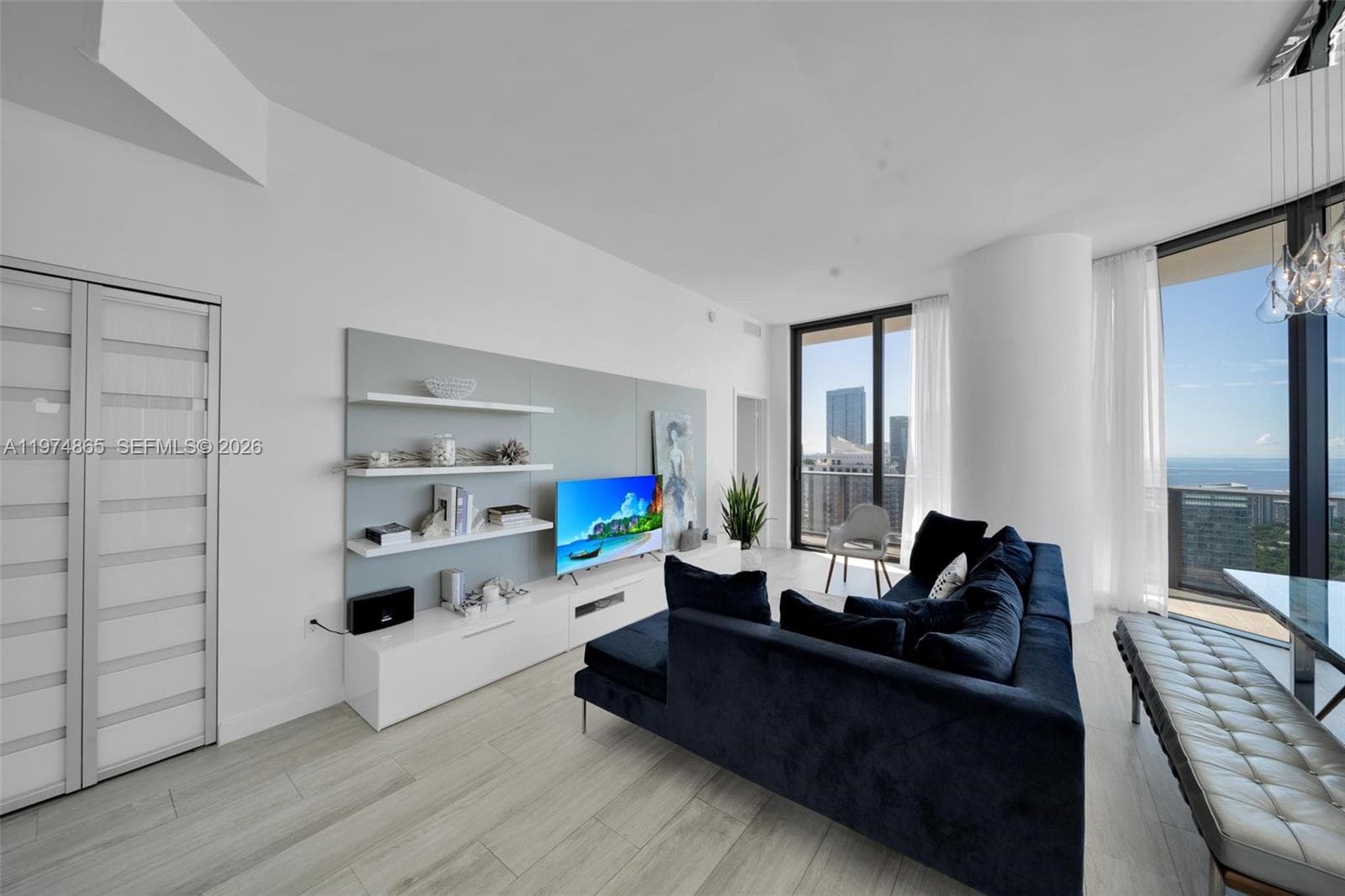 55 SW 9th St # 4406, Miami FL 33130 photo 5